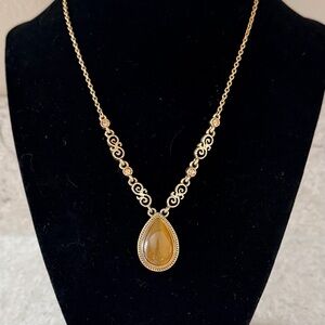 Vintage Gold-Tone Teardrop Pendant Necklace